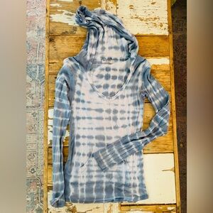Michael Stars Blue Tie-Dye Hooded Top. One Size.